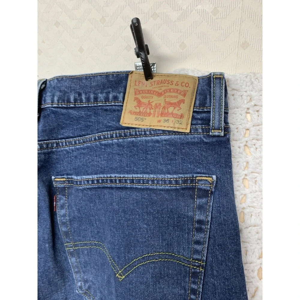 Levis please check